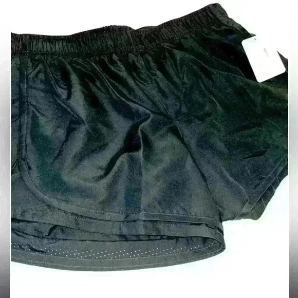 NWT Alive Magnetics Lined Black Shorts - Picture 1 of 6